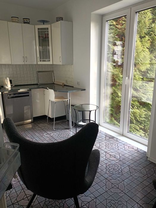 Bezpośrednio, cicha okolica