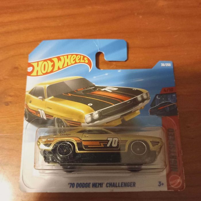 Hot Wheels NOVOS Dodge com 20% de desconto