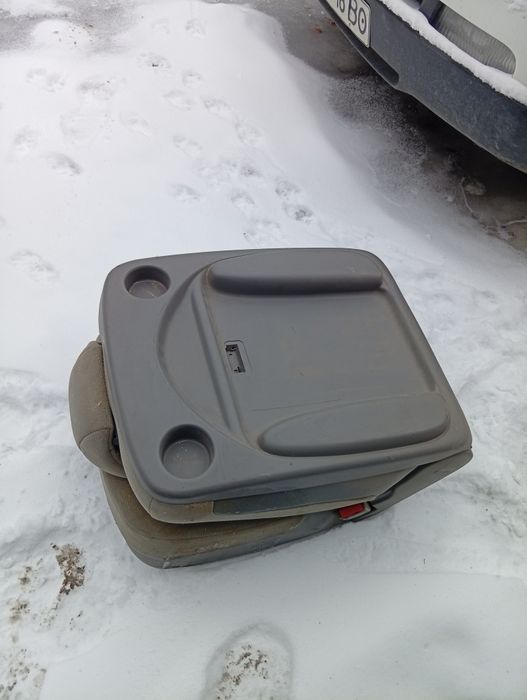 Сидіння столик автомобільне