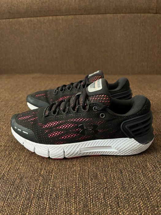 Бігові кросівки Under Armour Charged Rogue Орiгинал.