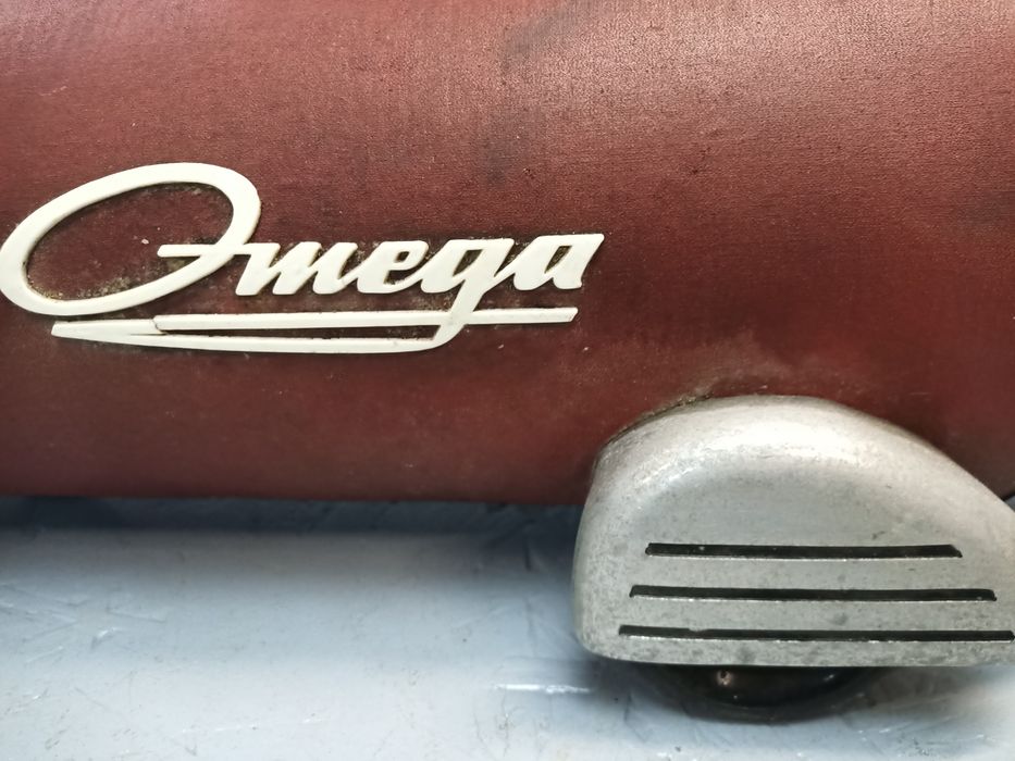 Stary odkurzacz retro Omega