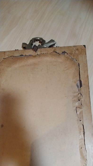 Lindíssimo espelho antigo em gesso dourado