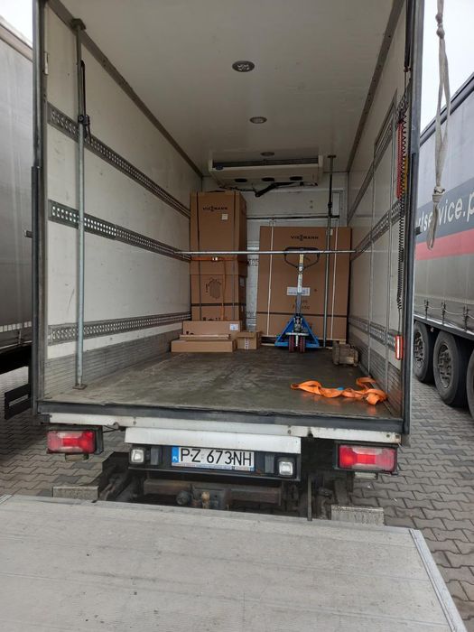 Przeprowadzki Transport Toruń Auto z Winda Firma Przeprowadzkowa