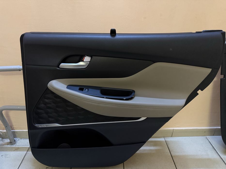 Салон з картами та підлокітником HYUNDAI SANTA FE IV 2021р
