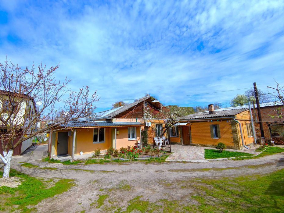 Елітний Центр. Парк Перемога/Співоче Поле. Закритий двір. Окремий вхід