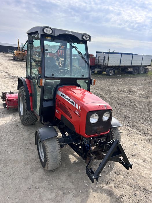 Traktorek  4x4 traktor ciagnik  ogrodniczy sadowniczy 33 km