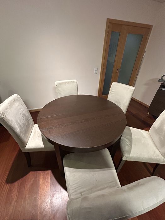 Conjunto mesa sala + 6 cadeiras