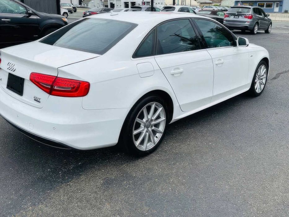 Audi A4      2015