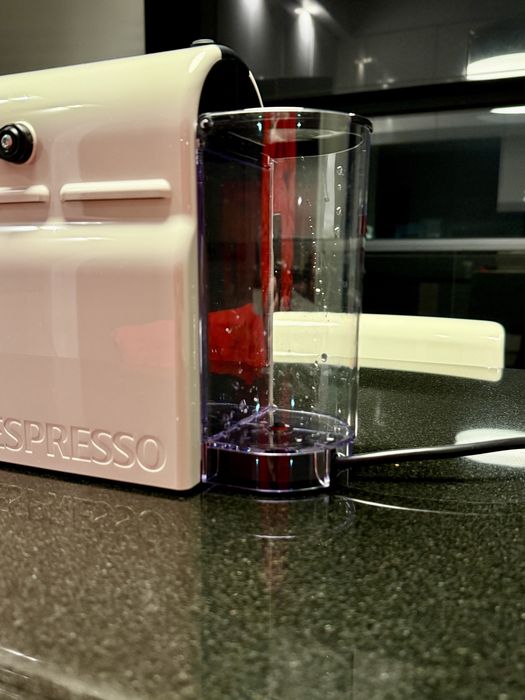 Maquina Nespresso Pixie Krups XN100