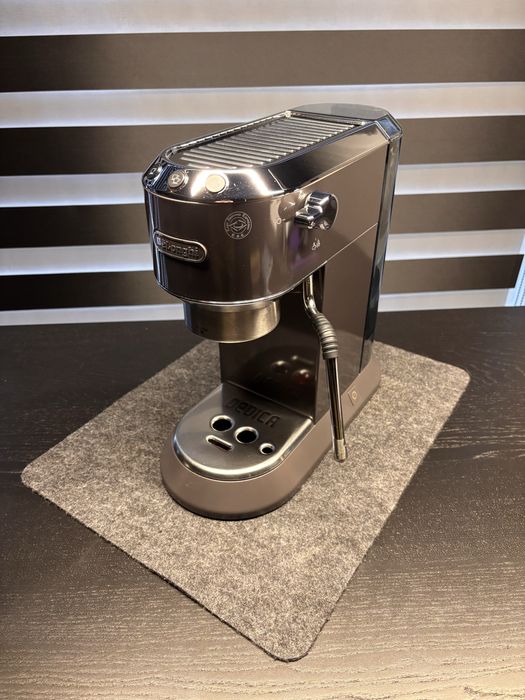 Кавоварка DELONGHI Dedica Arte EC885.GY