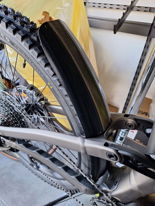 Błotnik turbo levo 4 carbon i alu