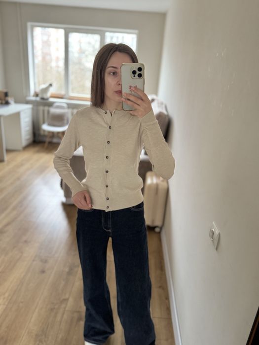 Мʼягенький бежевий кардиган від marks & spencer