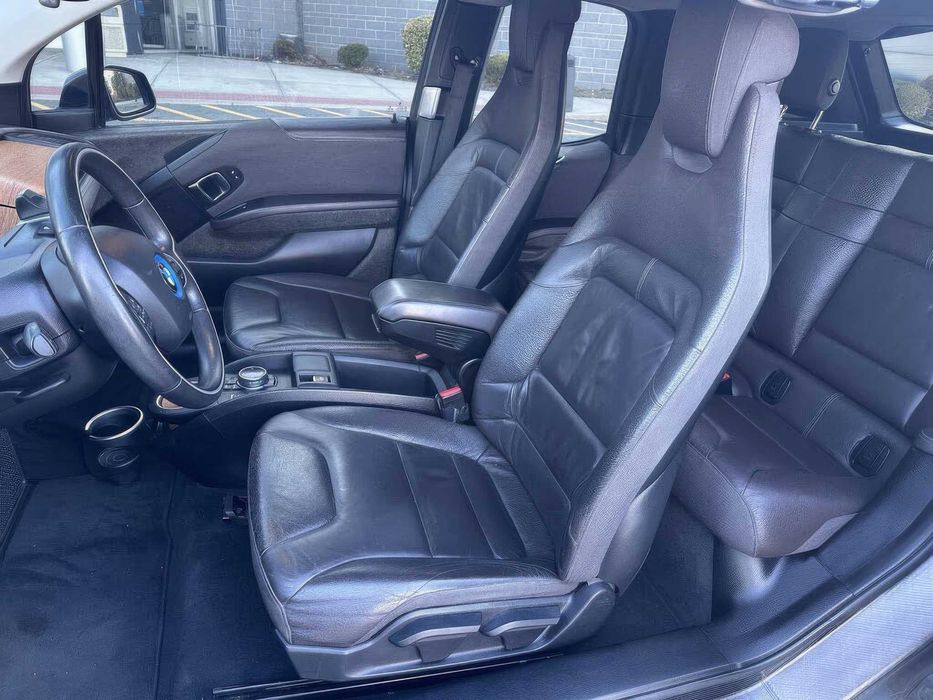 BMW i3 with Range Extender      2015