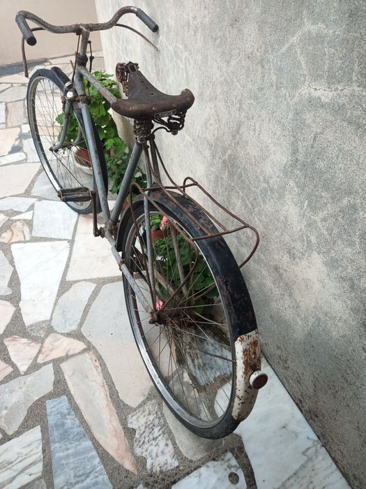 Bicicleta Antiga com mais de 100 anos