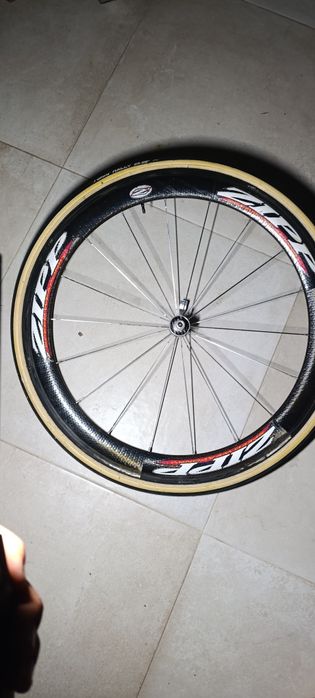 Rodas de carbono Zipp Calco