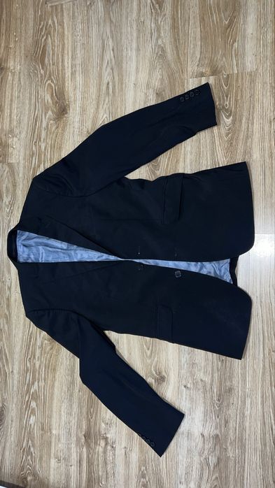 Ciemnogranatowa marynarka męska 176 /96/82 90% wełny