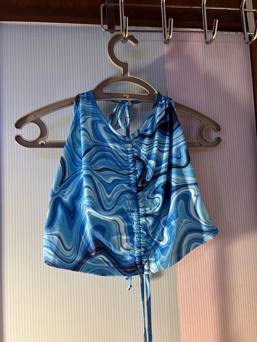 Top azul claro e azul escuro