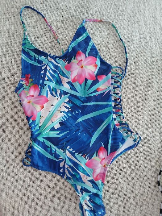 Fatos de banho novos