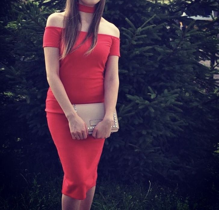 Червоне плаття