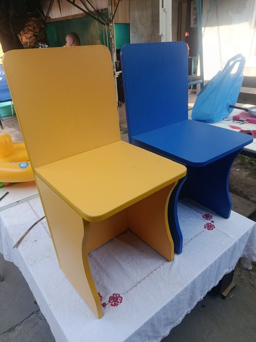Продам 2 стула в паре