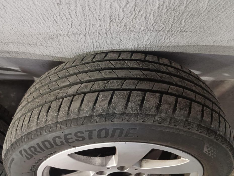 Jantes originais Mercedes 16" com pneus 205/55 R16