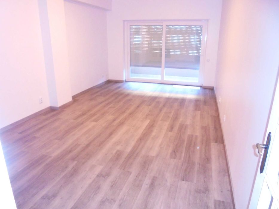 Quinta da Maia, excelente T 2 remodelado, junto Solum, Alma Shopping, disponível de imediato