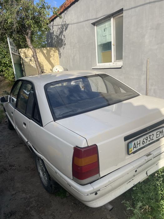 Автомобиль Опель омега А