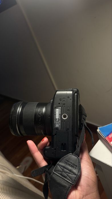 Camera EOS 700D