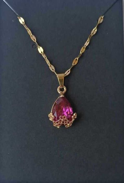 Colar dourado aço com pingo d'agua bordeaux - Novo