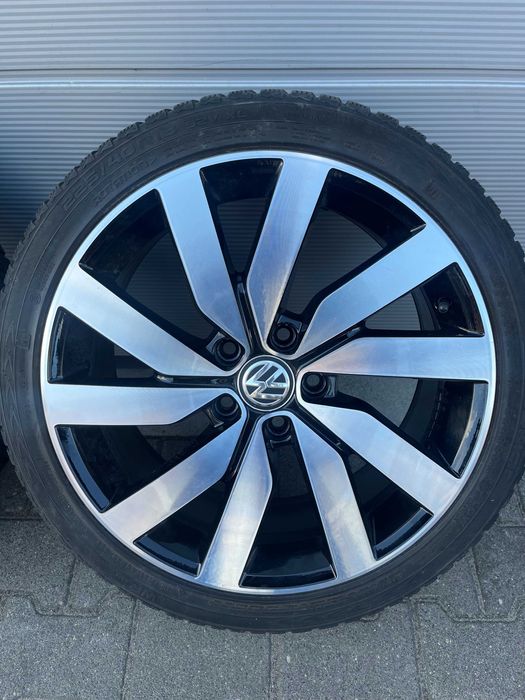 Felgi 18 cali VW golf VII 5G0601025 AL / zimowe opony
