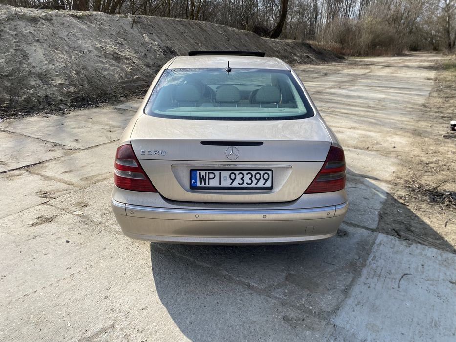 Mercedes E class w211