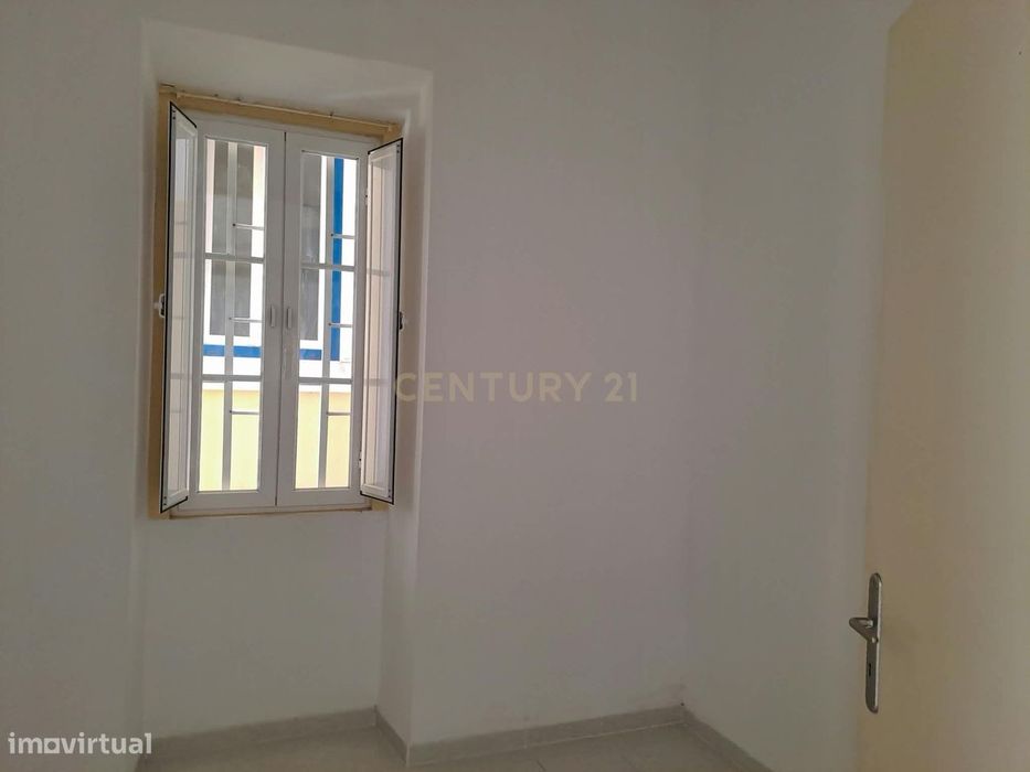 Arredamento T2 na Av. De Moscavide