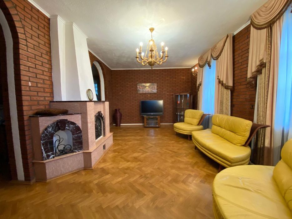 Без%Продажа дома с.Кийлов 300м ремонт, бассейн