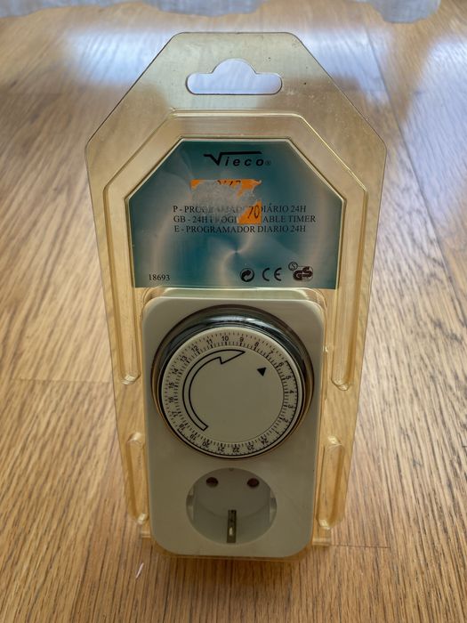 24-Hour Daily Analog Timer64751149522562120