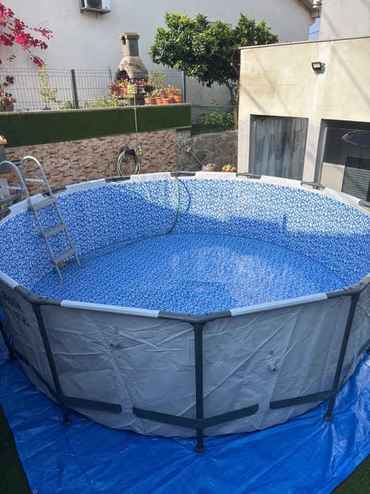 Piscina como nova Bestway