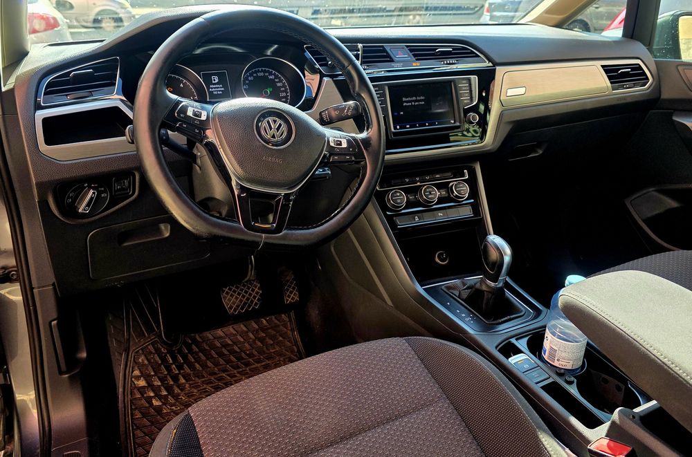 Volkswagen Touran — fotografia 10