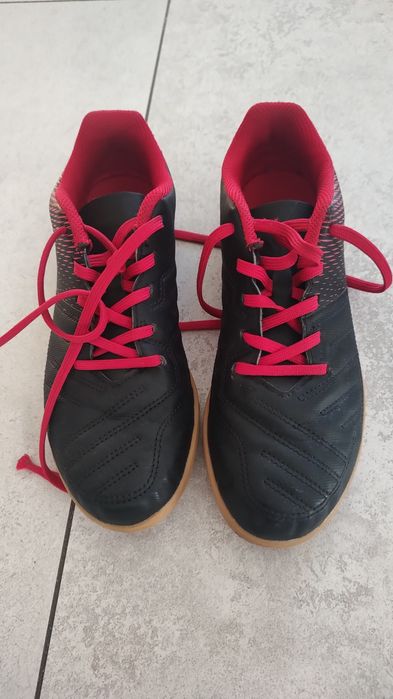 Sprzedam buty do gry w piłkę