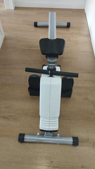 Máquina de Remo BH Aqua Home Rower – Excelente Estado