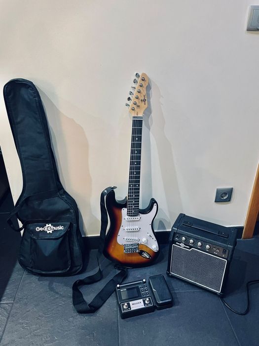 Guitarra elétrica LA + Pedaleira + Amplificador
