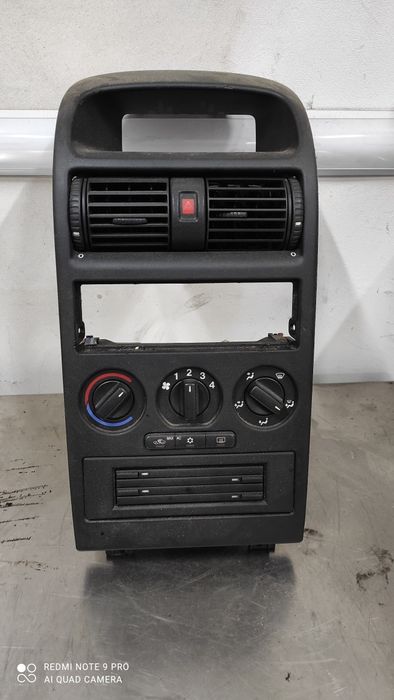 Opel Astra G ramka radia panel środkowy
