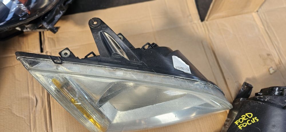 Focus mk2 lampy przod kompletny europa