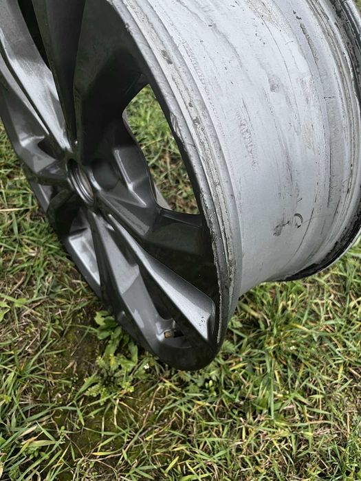 Felga aluminiowa r18 ford kuga 2020- lv4c-1007-n2b lv4c1007n2b