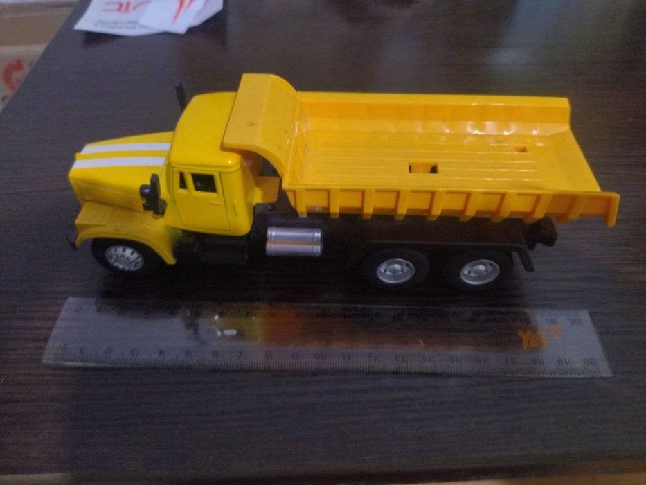 Машинка краз 257