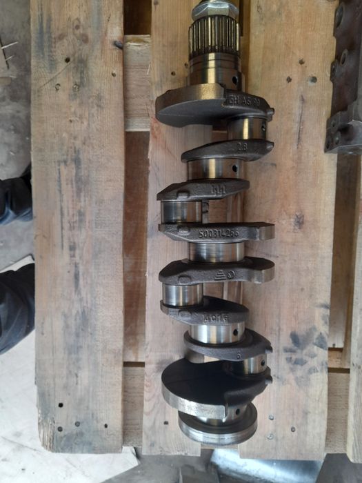 Wal korbowy iveco daily  2.8