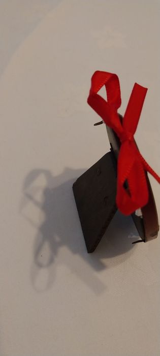 Peça Religiosa Antiga em Latão Pintado – Sagrado Coração de Jesus