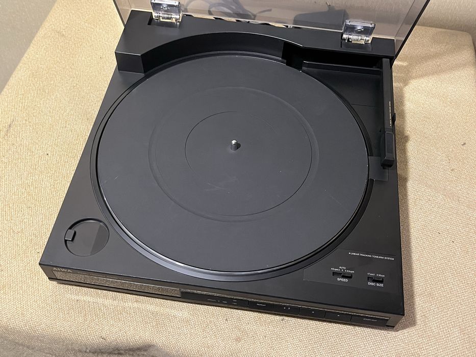 Автоматический HI-FI проигрыватель винила AIWA LX-E990