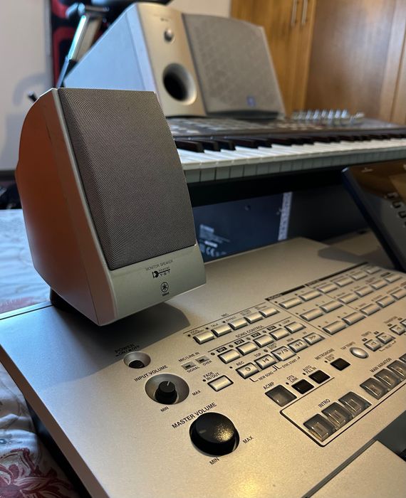 Yamaha Conjunto de teclados com colunas e subwoofer