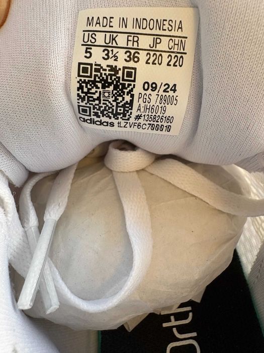 Кросівки adidas Response Women's