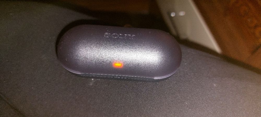 SONY etui ładowarka sprawna WF C500