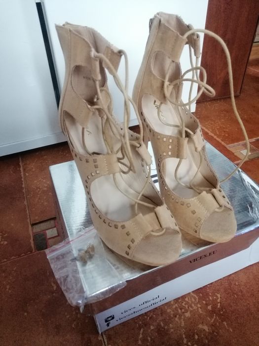 Nowe. Buty na wysokim obcasie rozm. 37